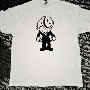 Gildan T shirt Empty Pockets